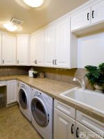 大理石台面白色橱柜洗衣房装修效果图