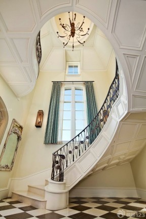 美式古典样板房铁艺楼梯扶手装修图片