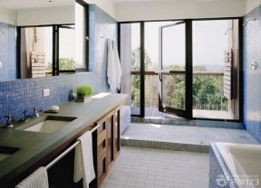 经典独栋小别墅浴室玻璃门设计效果图片