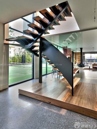 私人别墅室内铁艺楼梯扶手设计效果图