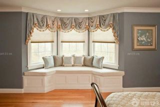 最新客厅木地板欧式短帘飘窗设计图 
