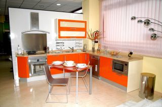 开放式厨房橙色橱柜装修效果图欣赏