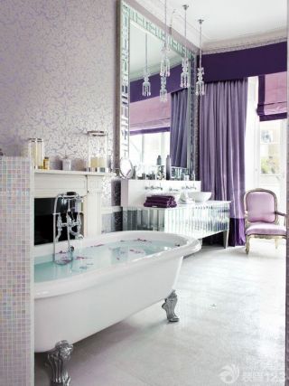 美式别墅浴室窗帘效果图片