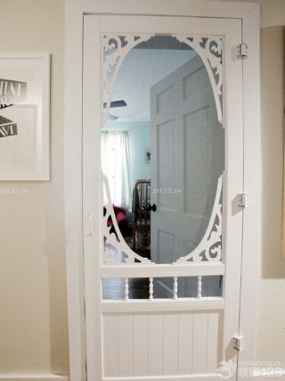 现代小户型室内房门装修效果图