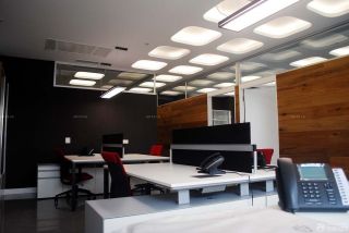 简约现代风格办公室屏风办公桌设计