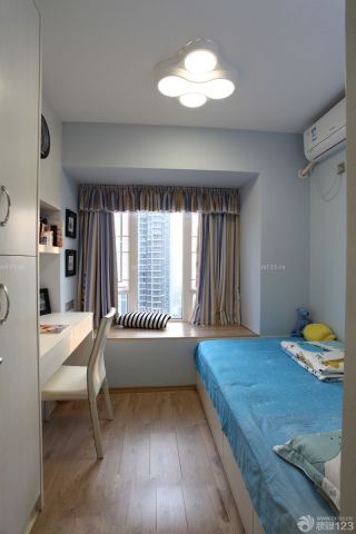 地中海风格三室一厅卧室窗帘设计图欣赏 