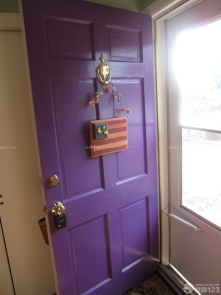 最新美式现代风格紫色门装修图片欣赏