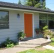 美式风格房子橙色门装修图欣赏2023