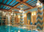 迪拜七星级酒店室内游泳池设计图片