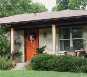 美式乡村风格农村别墅橙色门装修实景图