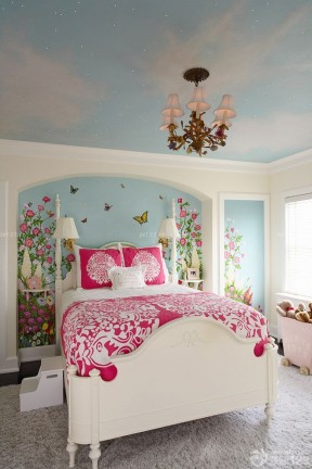小户型温馨卧室墙体手绘效果图片