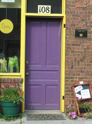 美式风格农村别墅紫色门装潢效果图