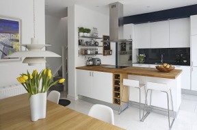 小户型整体厨房用品置物架设计