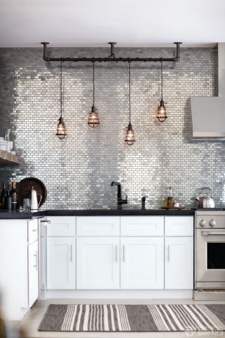 简欧风格厨房银色墙面设计效果图欣赏