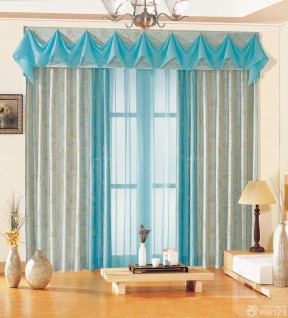 青色窗帘 小户型客厅飘窗