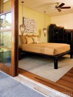 美式古典实木家具卧室玻璃门效果图