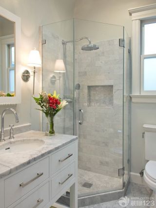 最新54平米玻璃淋浴间装修案例