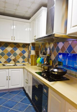70平小房子地中海风格厨房装修设计图