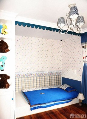 70平米小户型地中海风格 卧室墙衣