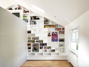 100平方带阁楼装修效果图 书柜设计效果图