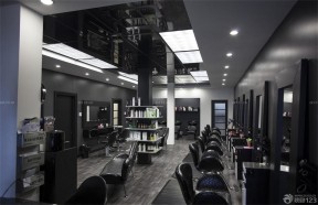 60平方小型美发店装修图 黑色墙面装修效果图片
