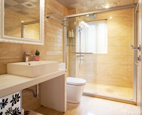 130平米户型的卫生间装修图 家庭装修现代风格