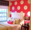 70平米二室一厅温馨卧室床头背景墙装修效果图