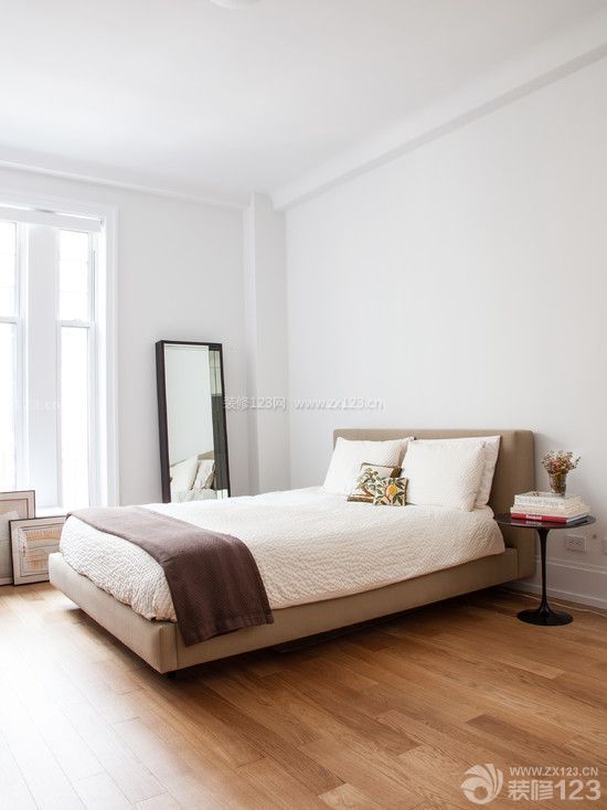 4万元90平米房屋卧室白色墙面装修效果图片