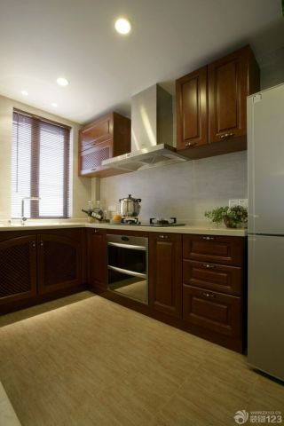 厨房实木橱柜装修效果图片
