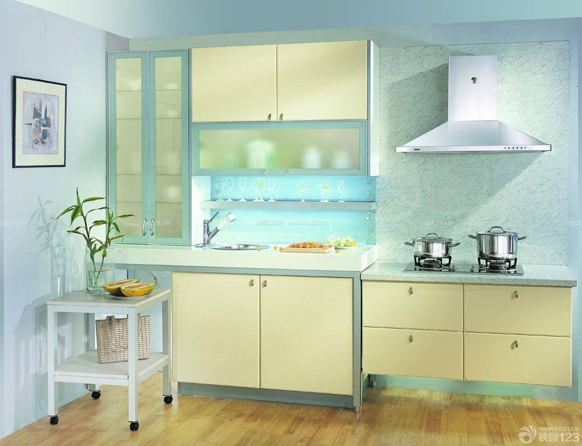 最新70平米房最省钱的厨房装修设计图片