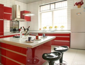 70平米房最省钱的装修厨房红色橱柜装修效果图片
