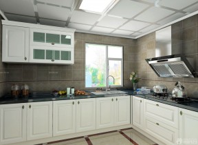 70平米小户型厨房装修效果图 白色橱柜装修效果图片