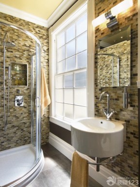 90平米房屋玻璃淋浴间装修案例