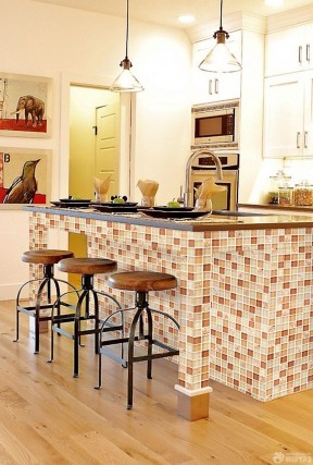 交换空间70平米装修 厨房吧台设计