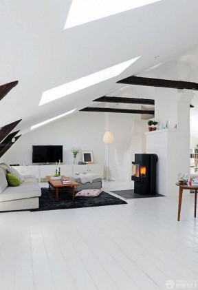 60平米小户型客厅带阁楼 白色木地板装修效果图片