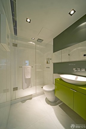 90平方房子简单装修图 卫生间浴室装修图