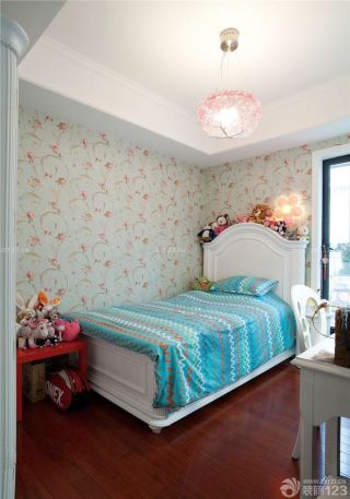 70平米二手房卧室红木色木地板装修效果图片