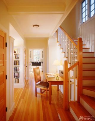小复式房屋楼梯装修效果图欣赏