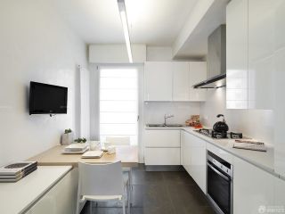 70平方三居室厨房白色橱柜装修效果图片