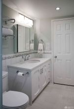 白色简约小户型室内卫生间设计装修图片