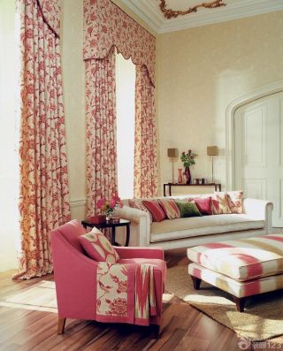 唯美两室一厅印花窗帘房子装修图