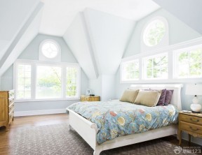 80平米带阁楼卧室窗户设计装修效果图片