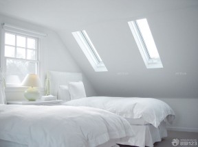 80平米带阁楼卧室窗户设计装修效果图