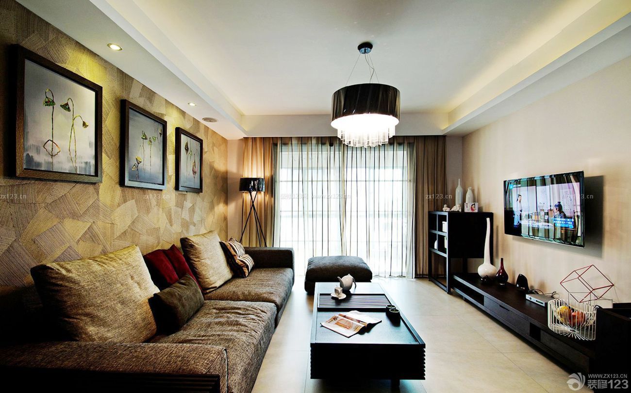 最新80平米客厅沙发背景墙装饰装修效果图片