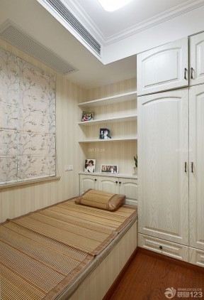 80平米三房小卧室简单装修效果图片