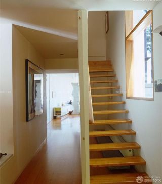 跃层小户型装修复式楼楼梯设计效果图