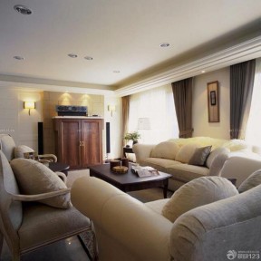 140平米四室两厅两卫装修 客厅沙发摆放装修效果图片