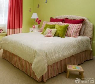 小户型家装90后女生卧室装修风格纯色壁纸装修图片