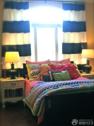 90后女生卧室设计窗帘搭配效果图
