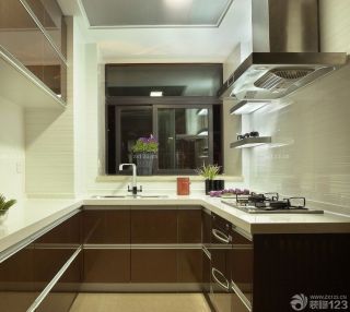 现代小户型厨房烤漆橱柜装修效果图大全2023图片